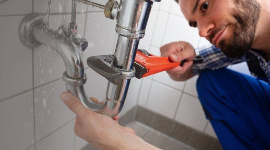 Expert burst pipe repair services in Norway, KS